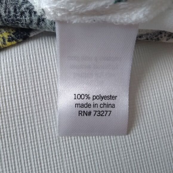 SO Juniors Ivory White Shoulder Tie Lemon Print Sleeveless Crop Top Size Medium - Picture 5 of 14